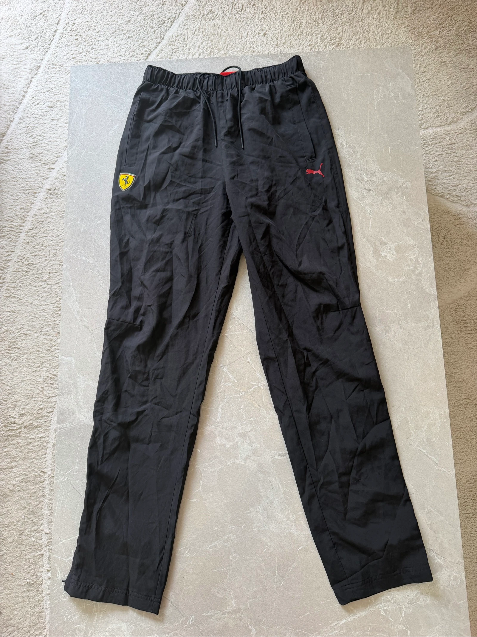 Pantalon Puma Ferrari noir avec logos brodés